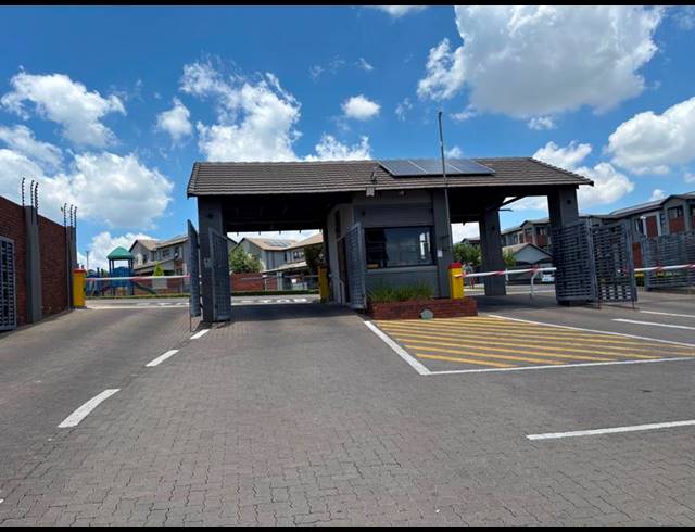 2 BEDROOM APARTMENT FOR SALE IN AMBERFIELD